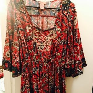 Gorgeous paisley dress with flared sleeves